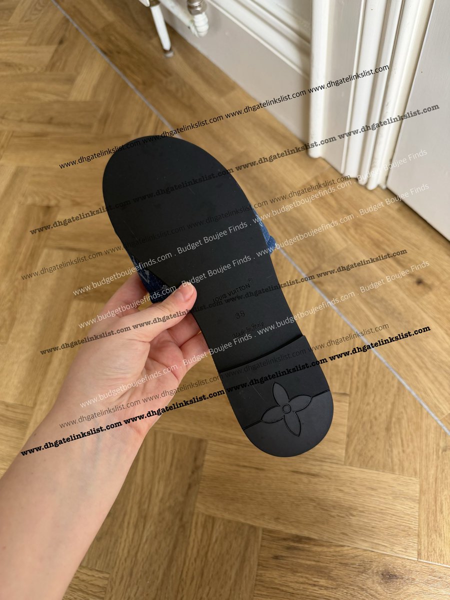 dhgatehaul's tweet photo. DHGATE - Grabbed these lovely denim Louis Vuitton sandals 💕

No box or dust bag but good quality. £27 and £14 shipping. 

🔗- https://t.co/Bzv7sHDzOe

ALL FINDS- https://t.co/WfgWih2Si8 https://t.co/3cYRpf7yL3
