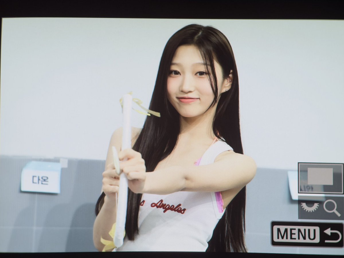 roguri09's tweet photo. 260619 위드뮤 대면

가연한테 심장 저격당한 사람~?

#USPEER #유스피어 #ROA https://t.co/hfIQYvtuHk