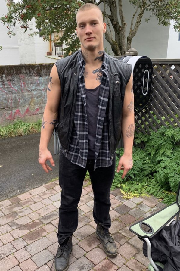 gonuxr's tweet photo. @Siickbr the tattooed guy is “Blær Hinriksson as SIMON” https://t.co/CoRWuD9JU4