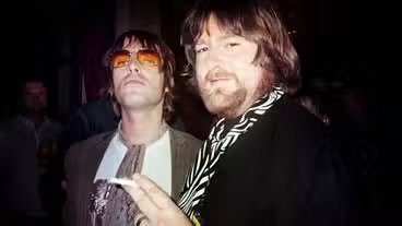 oasisvaults's tweet photo. liam and noel photographed with a Swedish rock band called The Soundtrack Of Our Lives, 2002! https://t.co/n0HEQ31iGh