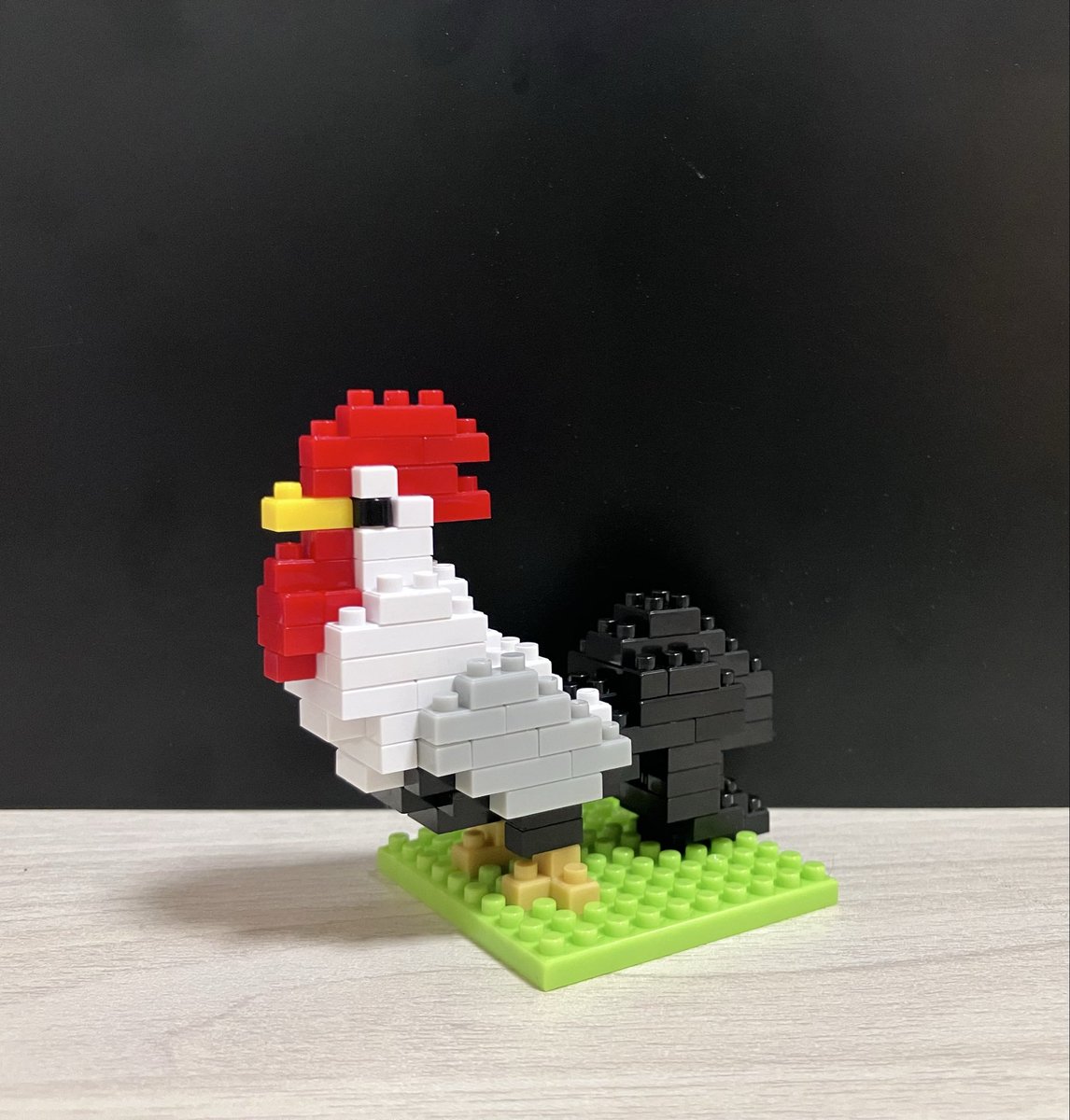 neko_duck's tweet photo. 鳥シリーズその④
ウィルオウィスプの歌詞に出てくる鶏さんをプチブロックで作ってみました。
今回参考にさせてもらったのはナノブロックのニワトリさんの作り方を見て組み立ててみました。
#プチブロック
#ナノブロック
#ニワトリ
#ウィルオウィスプ
#米津玄師 https://t.co/ZHIoyb3CEg