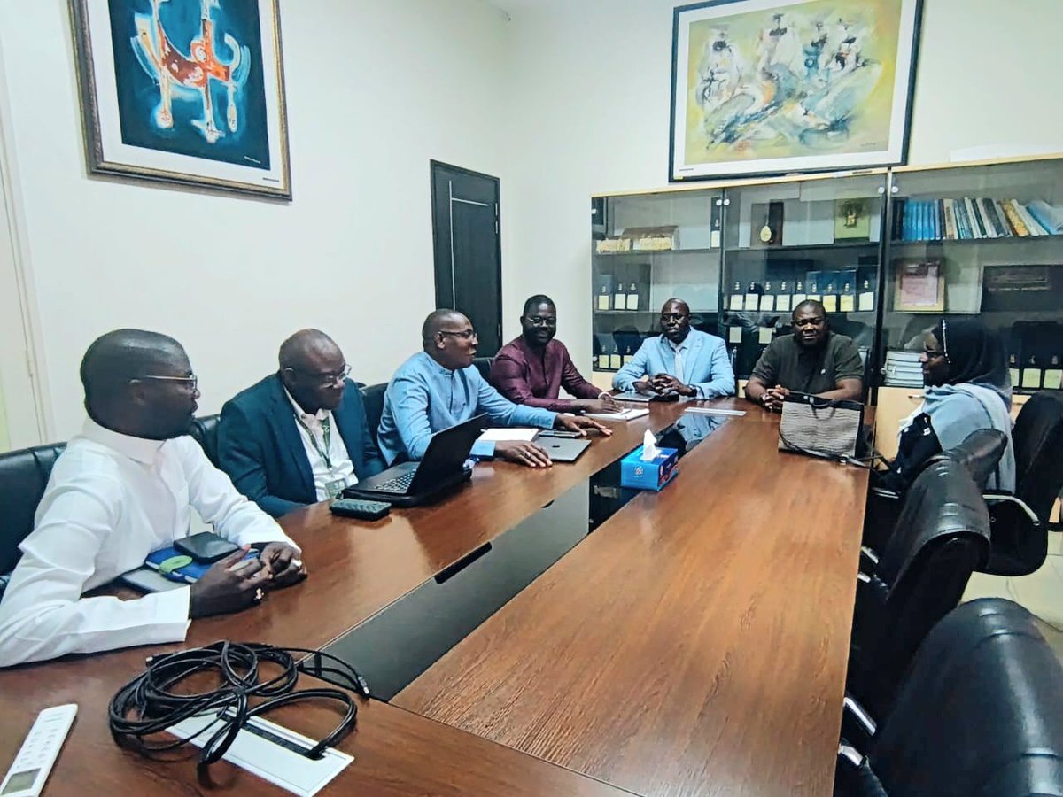 khalifa_a_sarr's tweet photo. Rencontre AGEROUTE-FERA-SONAGED SA SN pour une harmonisation des approches de collaboration, tenue le 17 juin 2026 à Fann au siège de AGEROUTE.
Merci aux collègues pour cette solidarité dans nos actions.
#AGEROUTE #FERA #SONAGED #METE #MI #SÉNÉGAL_PROPRE https://t.co/Lui2ByBbMR