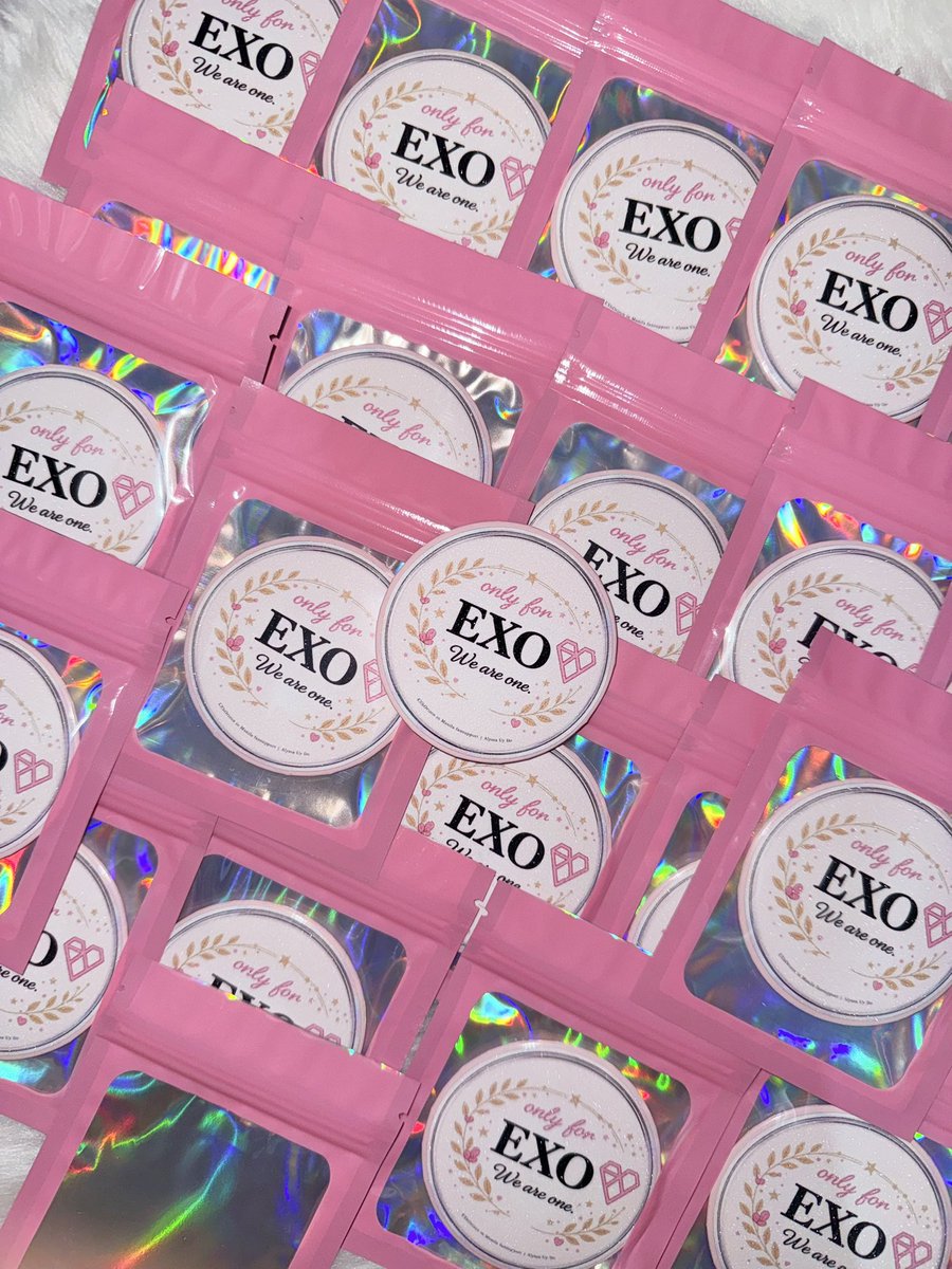 aleegeeuy's tweet photo. #EXhOrizoninManila freebie — “only for EXO” pocket mirror <33 https://t.co/j7hPXCXCIo