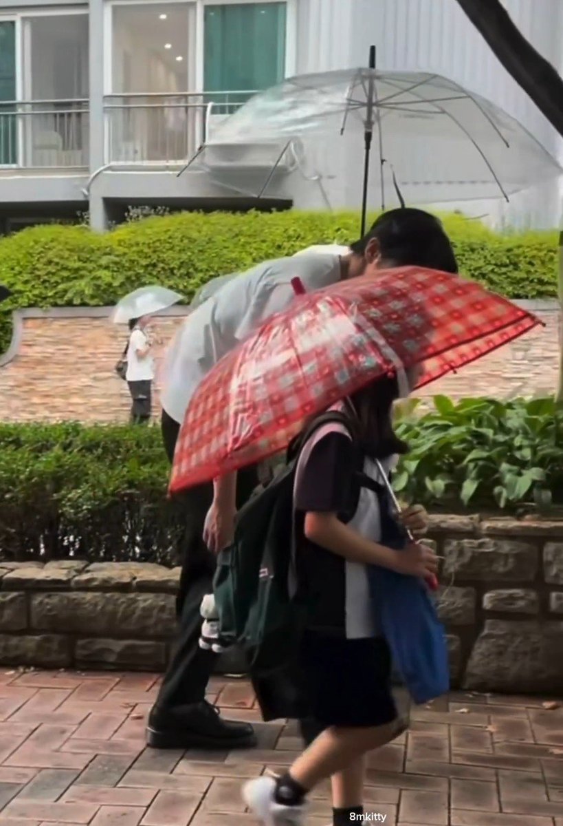 eggmile's tweet photo. lemah bgt hati gue kayak rupiah disuguhin mark mode girl's dad gini alias mimpi nikah di semester tua beneran gue alamin dan kalo ga sm mark akan gue tenggak yakult lima botol beserta geber geber knalpot beat karbo isi pertamax 16 ribu https://t.co/BvRLaH0QRk