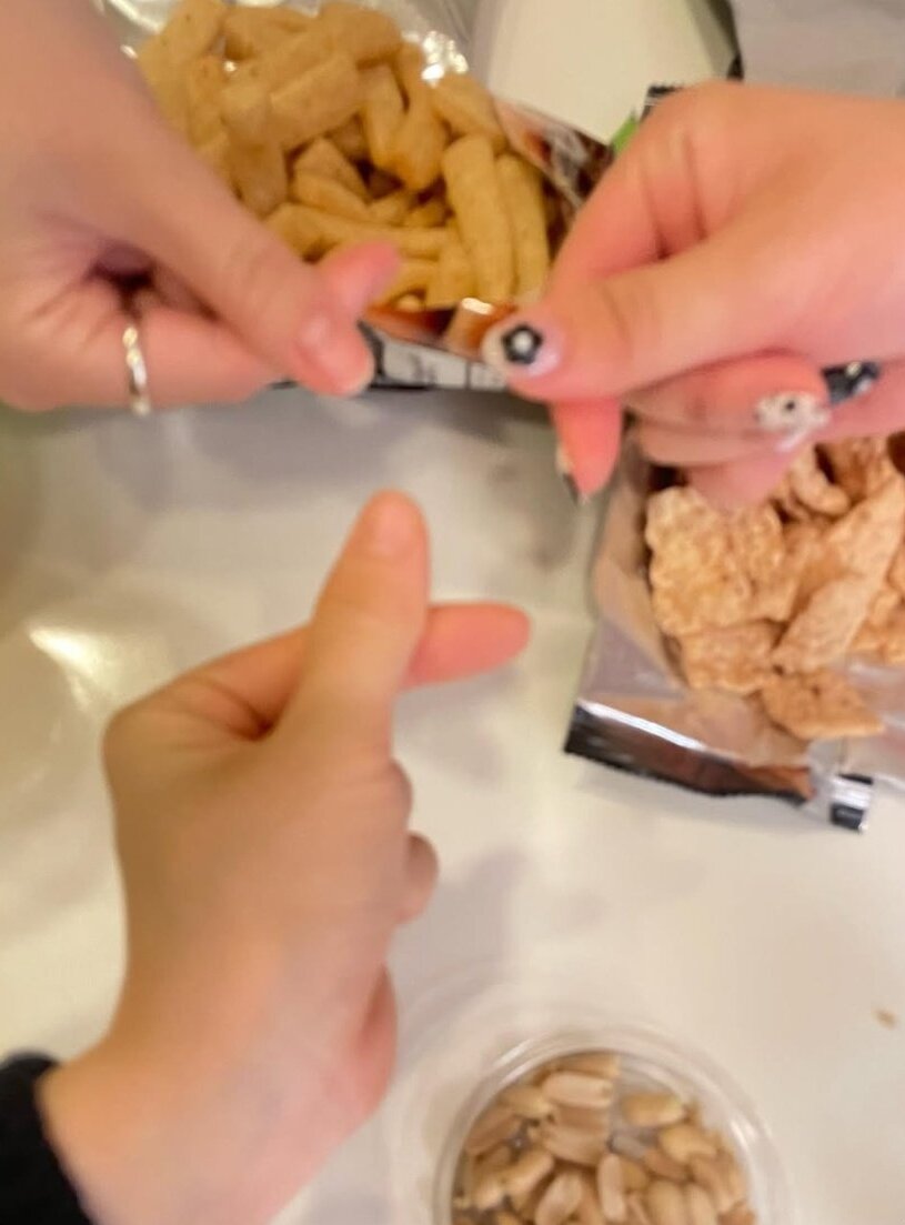 lcy11chaerish's tweet photo. LEE CHAEYEON BBL 

Chaeyeon said she watched toy story 5 with Sohyun and Notto

p.s. (photo is not new this is from their drinking session last 2023)

#LEECHAEYEON #이채연 @official_LCY @cc_chaeyeon2
#KimSohyun #Sohyun
#Notto https://t.co/ox8iEChQfM