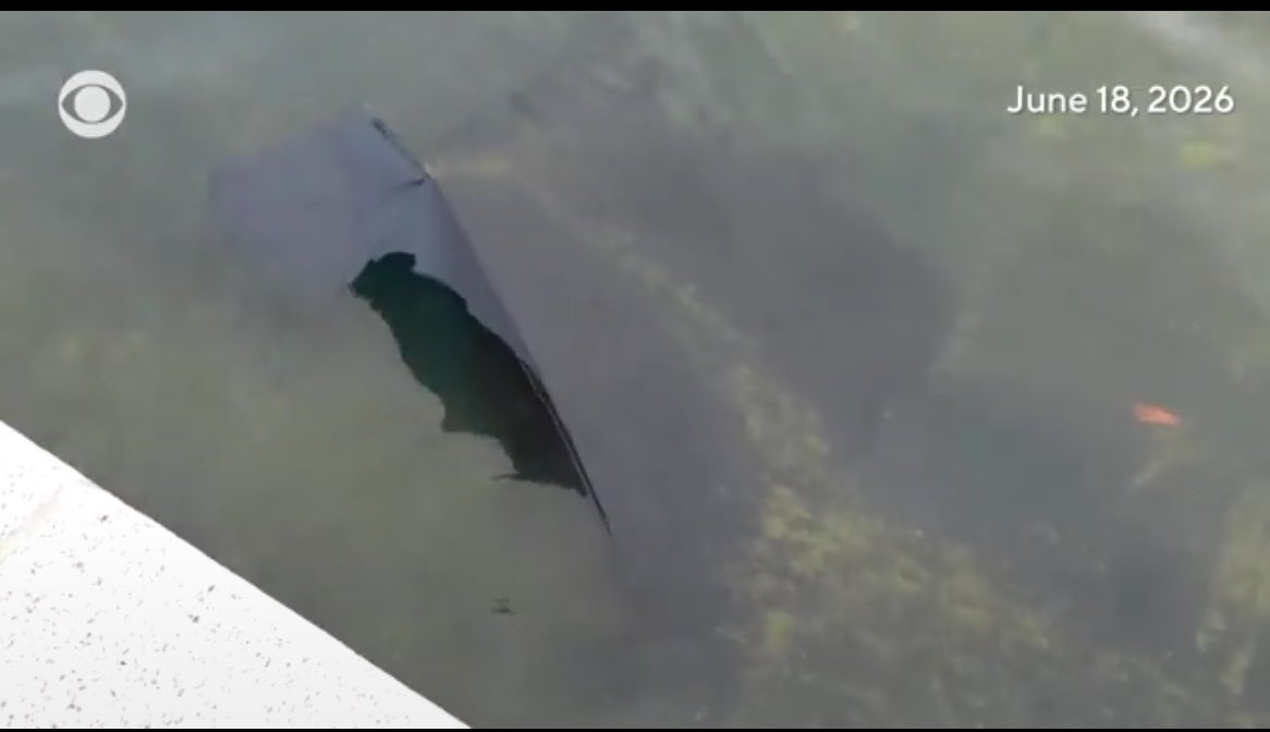 RiotRated's tweet photo. @Sassafrass_84 Let’s quit wasting money on reflecting pools which the fucking paint is already peeling off https://t.co/qQlYyUeJ8L