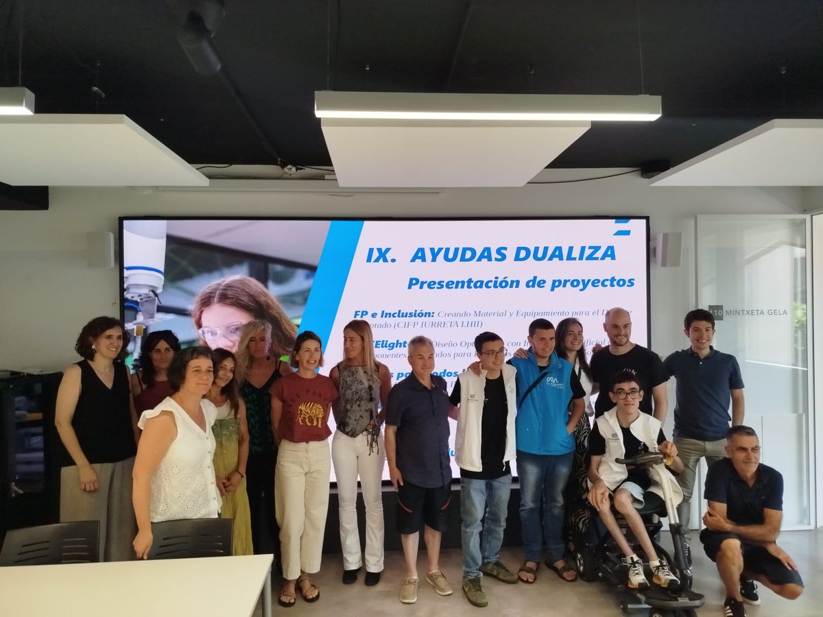 iurretalhii's tweet photo. Ekainak 17an #Dualiza proiektuen aurkezpenak egin genituen Elgoibarko IMH CAMPUS ikastetxean.

CIFP IURRETA LHIIko Fabrikazio Mekanikoko mintegiak "LH eta INKLUSIOA: Kirol Egokiturako Materiala eta Ekipamendua Sortzen" garatu du.

#caixabank #FPEmpresa https://t.co/eDrvKrgXC7