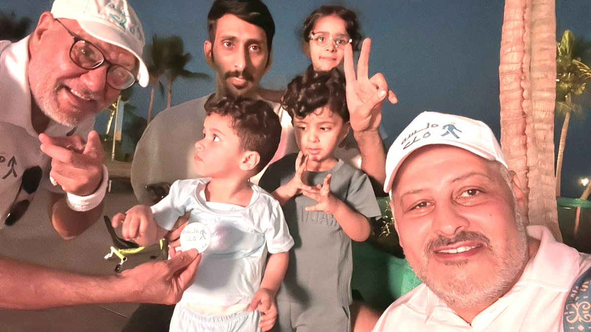 moshat__jeddah's tweet photo. ما أجمل أن ترى رسالتك تسري في المجتمع وتتحقق أهدافك فاليوم فجر الجمعة في التمرين ٢٨٣ كان ممشى الواجهة البحرية مكتظ بممارسي رياضة المشي على غير العادة.
@jedgovsa @HRSD_SA @mosgovsa @Saudi_SFA @JeddahAmanah @albirjeddah @mushat_saudia @JeddahChamber @Unaizah_walkers @MSHAAT1111 @ https://t.co/NydWx83gnE