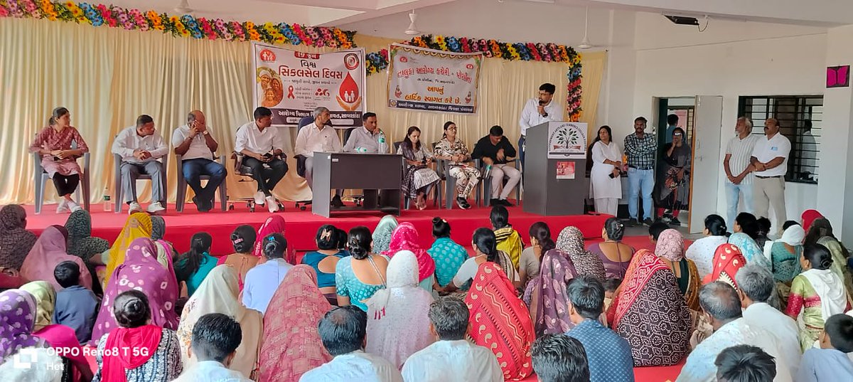 CdhoSabarkantha's tweet photo. પોશીના કોલેજ ખાતે વિશ્વ સિકલ સેલ દિવસ નિમિત્તે આરોગ્ય વિભાગ દ્વારા જાગૃતિ કાર્યક્રમ.
130 થી વધુ સગર્ભા માતાઓના સિકલ સેલ માટે લેબોરેટરી ટેસ્ટ કરાયા.
@CdhoSabarkantha એ રોગની ગંભીરતા, સારવાર અને સરકારી યોજનાઓ અંગે માર્ગદર્શન આપેલ.
#sicklecell #sicklecellawarness https://t.co/qTrwpK8qgW