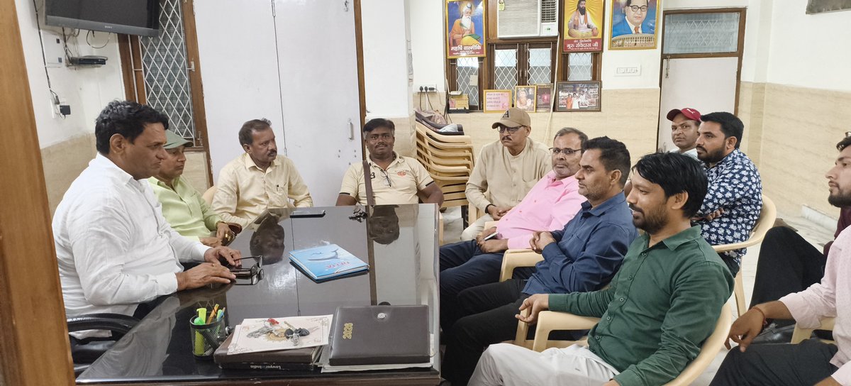poswal_rajpal's tweet photo. आज पुल प्रहलादपुर भाजपा कार्यालय पर मंडल के शक्ति केन्द्र प्रमुख के साथ बैठक करके अंतरराष्ट्रीय योग दिवस कार्यक्रमों को लेकर चर्चा हुई || https://t.co/E8o4Esayj7