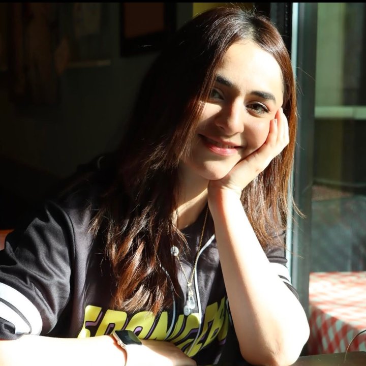 143umme's tweet photo. #YumnaZaidi https://t.co/JZmIk9jb8B