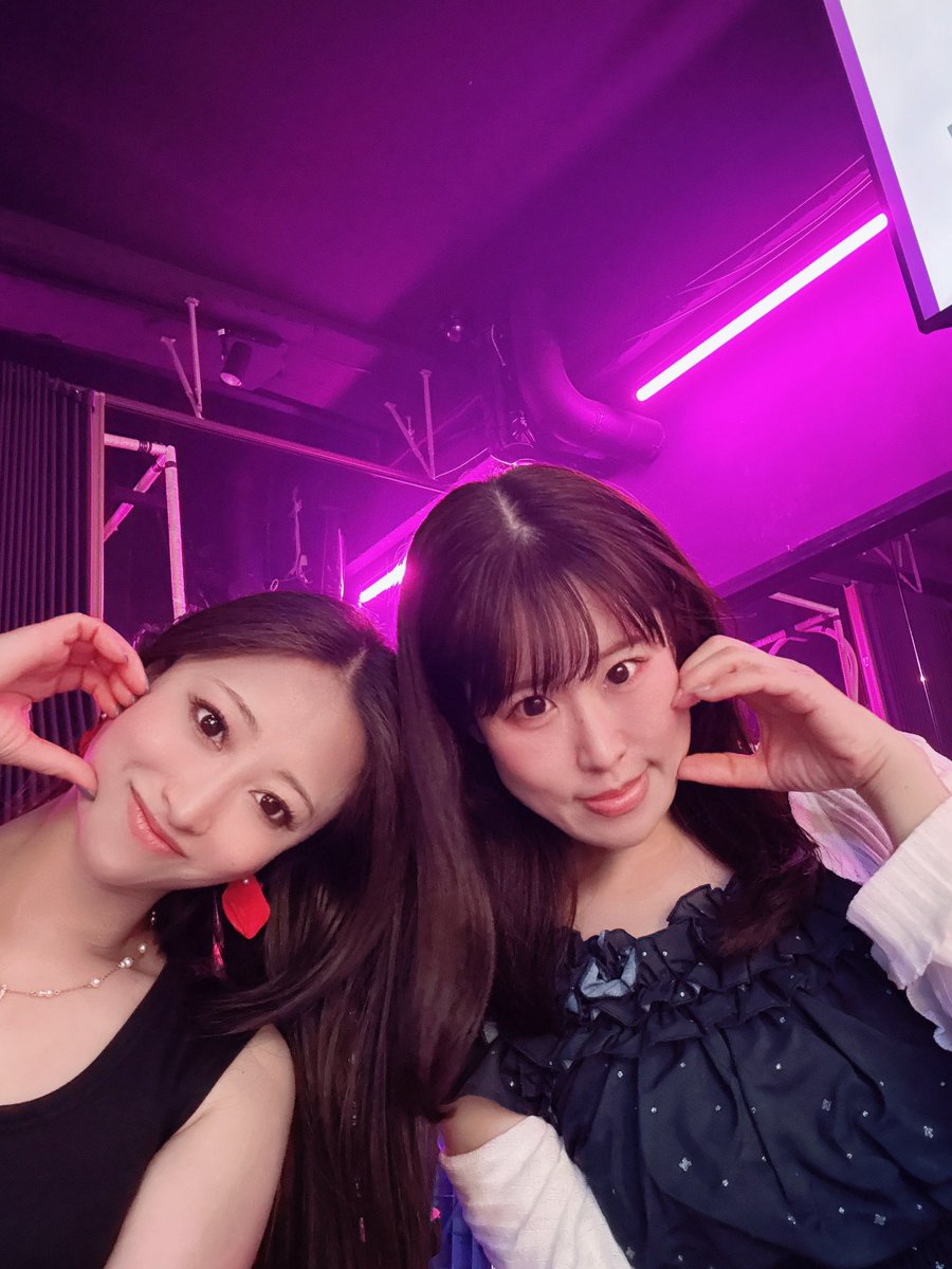 YoshizawaIori's tweet photo. ステージって本当胸がギュッとする熱くなる。
照明も綺麗でお姐さんたちも素敵だったな…🥰

明日🍬早いから寝なきゃ❣️笑 https://t.co/j0767Vwb4h