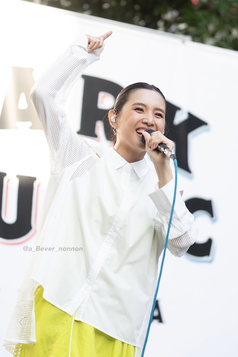 a_Bever_nonnon's tweet photo. Happy birthday Beverly🎉
こらからも素敵な歌声が更に沢山の人に届きますように！

写真は5/30日に行われたPARK MUSIC SHIBUYAの様子。鬼連チャン出演時の衣装でパフォーマン���を披露しました。
@Beverly_avex
#Beverly生誕祭
@sakataAsami 
@doobee99 https://t.co/tD0CiOFRet