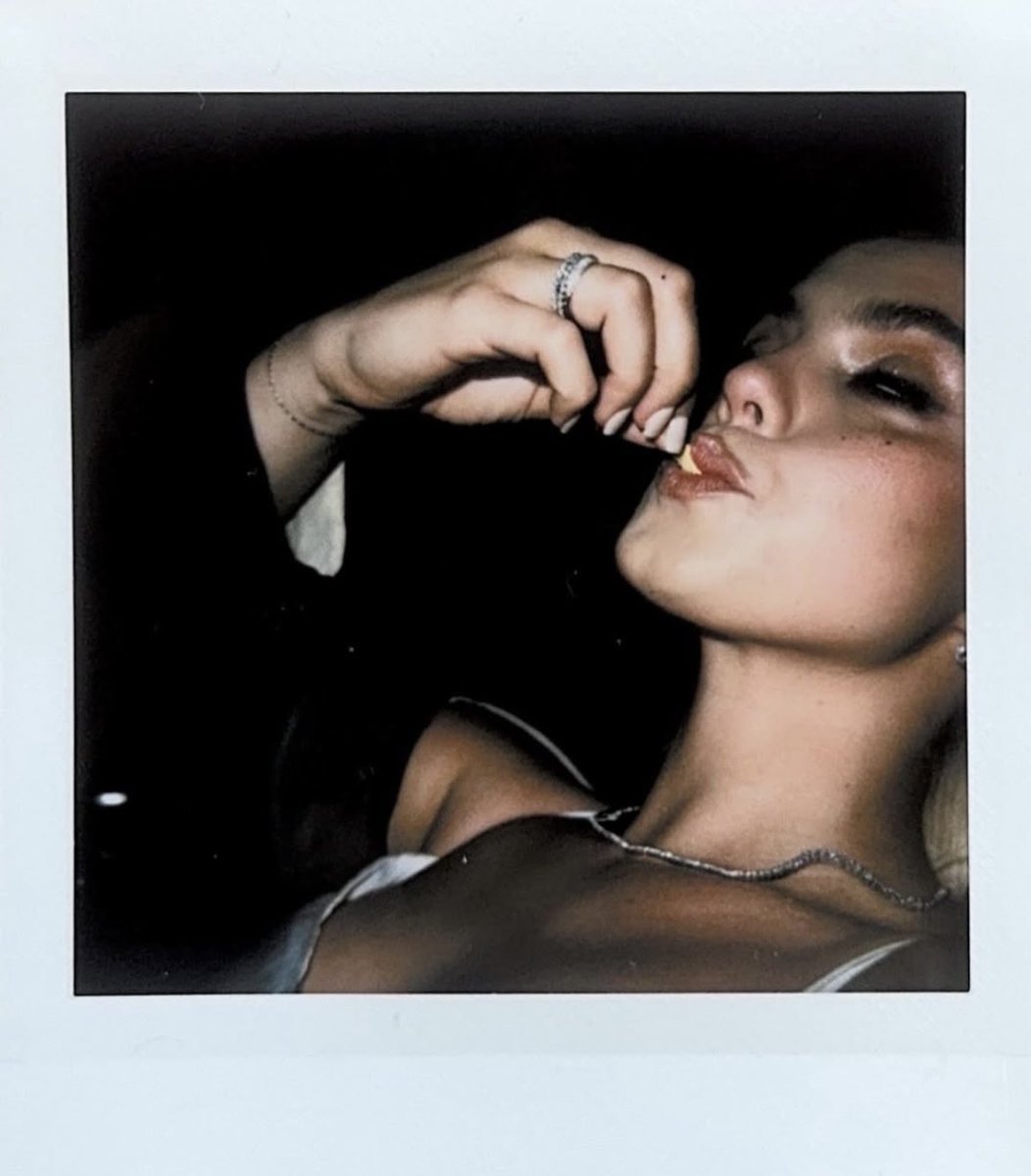 grqcierogers's tweet photo. 🤍🖤 https://t.co/taX3tF9J6i