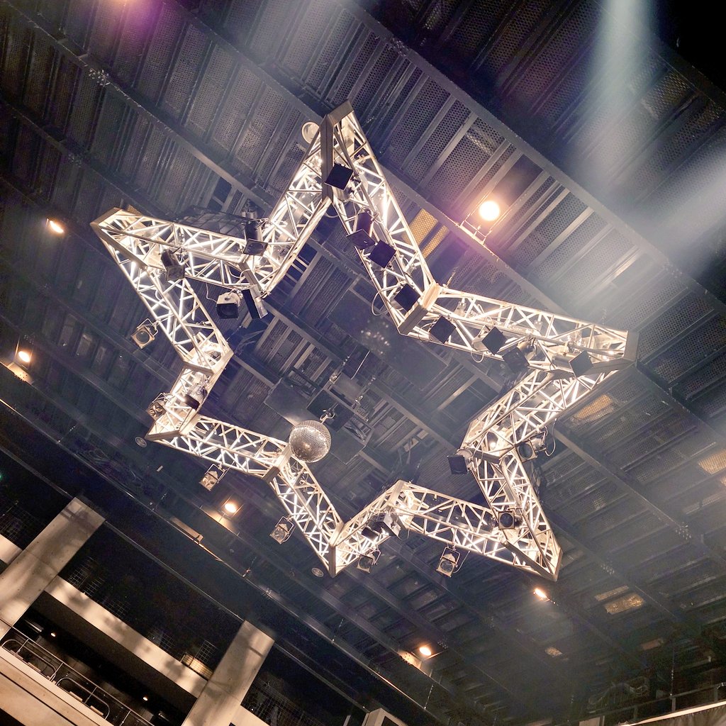 yuno_thin_gone's tweet photo. 実りのない強制飲み会に疲れたので星を見に来た。 https://t.co/YVQo67BTv3