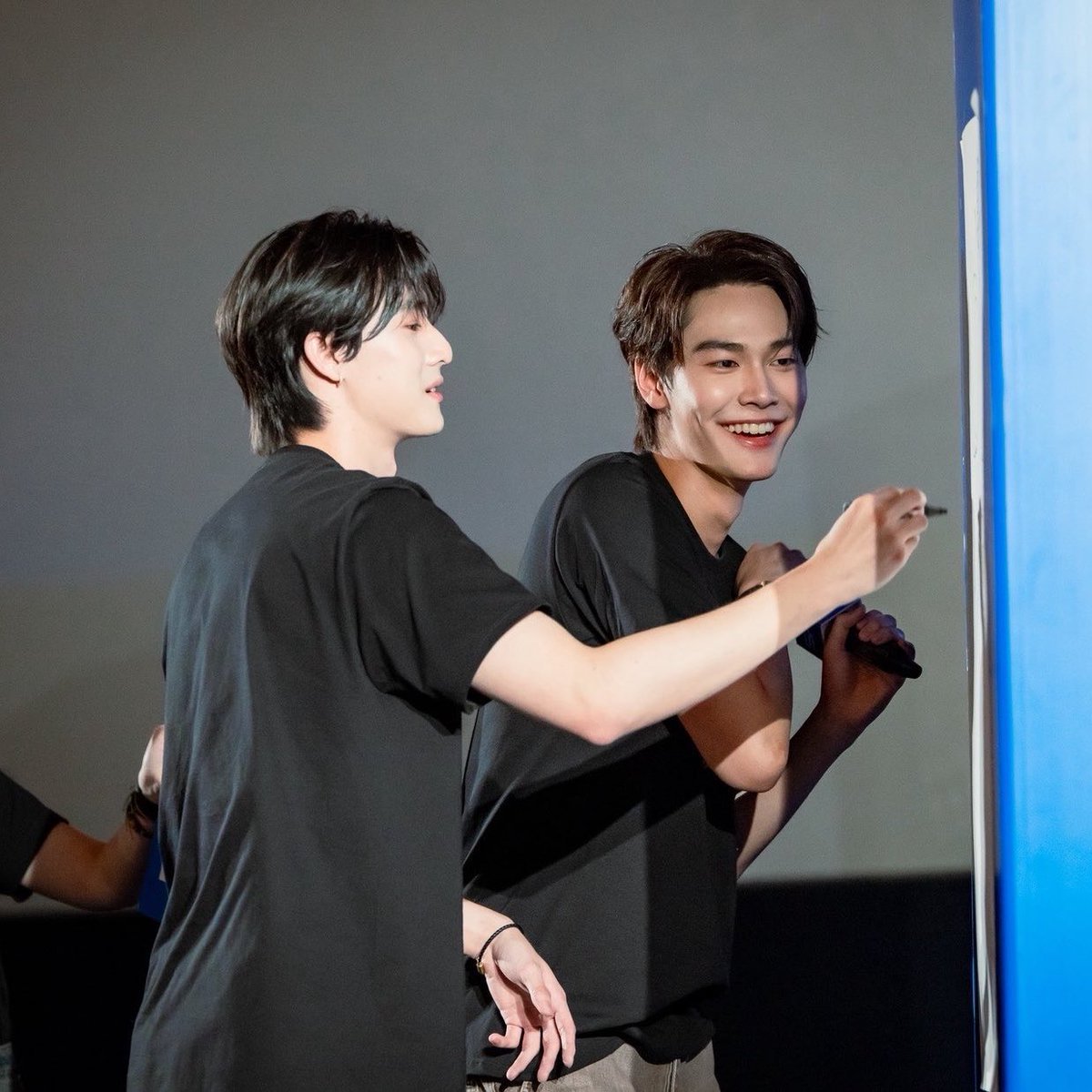 w4wa_000's tweet photo. 📨 to @dew_jsu @vitheepanich

พูดตรงนี้เลยว่าในอนาคตไม่ว่าจะเกิดอะไรขึ้นฉันก็จะอยู่ตรงนี้แหละ ต่อให้จะหนักกว่านี้ก็จะอยู่ ถ้าหนูมาอ่านก็ตะบอกว่าที่อยู่ตรงนี้เพราะรักพวกหนูล้วนๆรักในความสามารถรักในนิสัยของหนู 

DEWTEE STILL SHINING
#WithDewTeeAlways https://t.co/fSwXSDMeta