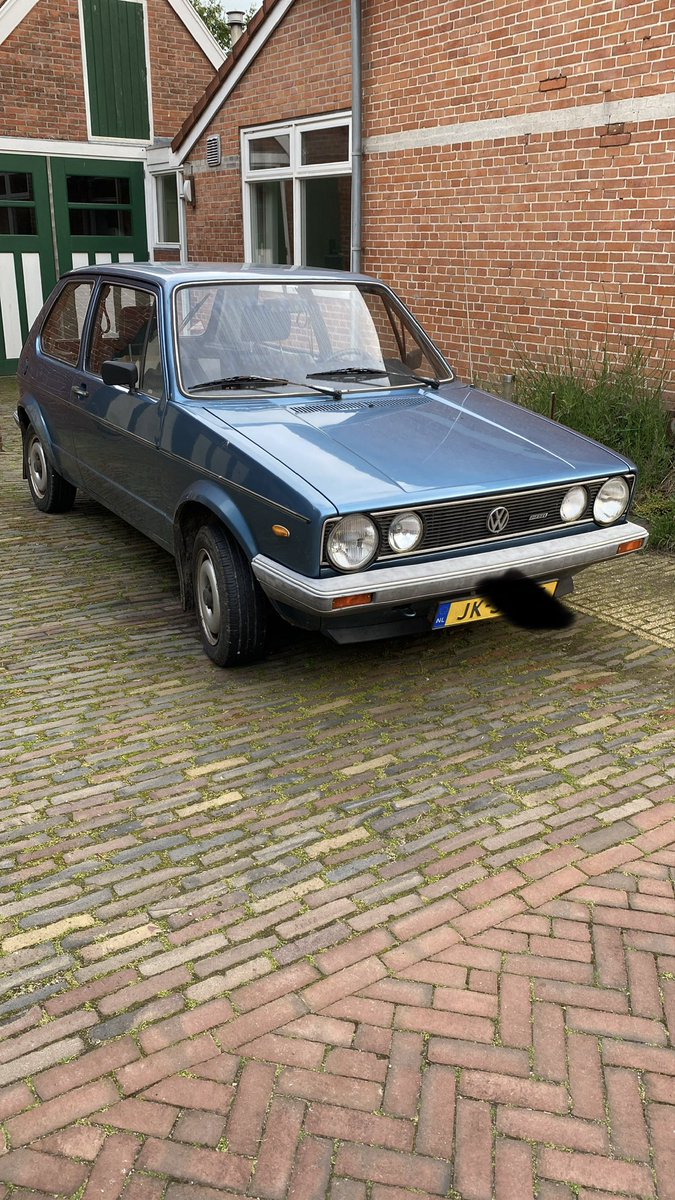slot070's tweet photo. Gespot in Visvliet, Groningen. Golf 1 diesel, topstaat. Sinds 1988 zelfde eigenaar 👏
#volkswagengolf #oldskool https://t.co/xuxxQb6iDO