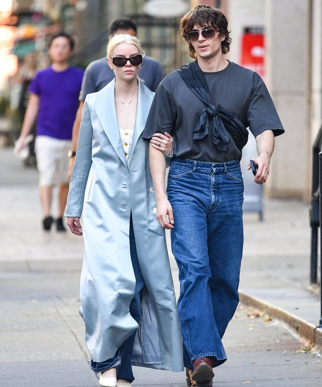 anyafolders's tweet photo. Anya Taylor-Joy and her husband Malcolm Mcrae in NYC yesterday https://t.co/MiF6d2aI3N