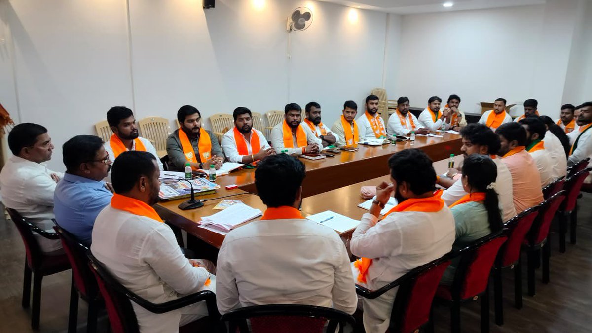 DrNGouthamRao's tweet photo. Attended the BJYM State Office Bearers meeting regarding the preparations for the upcoming Namo Gen Z Conclave.
Held discussions on the arrangements and planning for the programme scheduled on 23rd at RTC Kalyana Mandapam.
#BJYM #NamoGenZ #YouthConnect https://t.co/TLykADQrrl