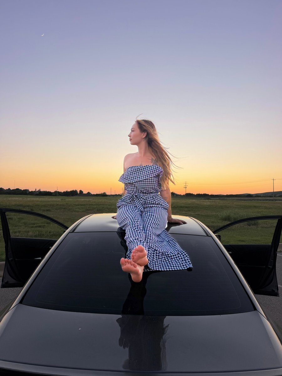 gamblrgirl69's tweet photo. Enjoy the view 🌅✨ https://t.co/DAsBKp1PCd