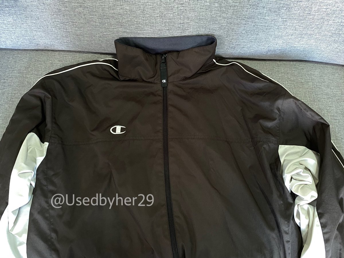 Usedbyher29's tweet photo. เสื้อกันหนาวchampion
200.- ส่งฟรี
(Fจากร้านมือสอง) ความยาว70cm

#ส่งต่อเสื้อผ้ามือสอง #ส่งต่อ #เสื้อผ้ามือสองสภาพดี #เสื้อผ้ามือสองราคาถูก #ส่งต่อเสื้อกันหนาว https://t.co/4wAvPYu2Ub