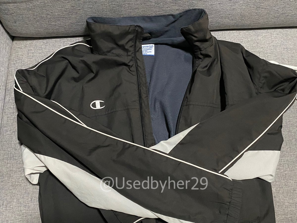 Usedbyher29's tweet photo. เสื้อกันหนาวchampion
200.- ส่งฟรี
(Fจากร้านมือสอง) ความยาว70cm

#ส่งต่อเสื้อผ้ามือสอง #ส่งต่อ #เสื้อผ้ามือสองสภาพดี #เสื้อผ้ามือสองราคาถูก #ส่งต่อเสื้อกันหนาว https://t.co/4wAvPYu2Ub