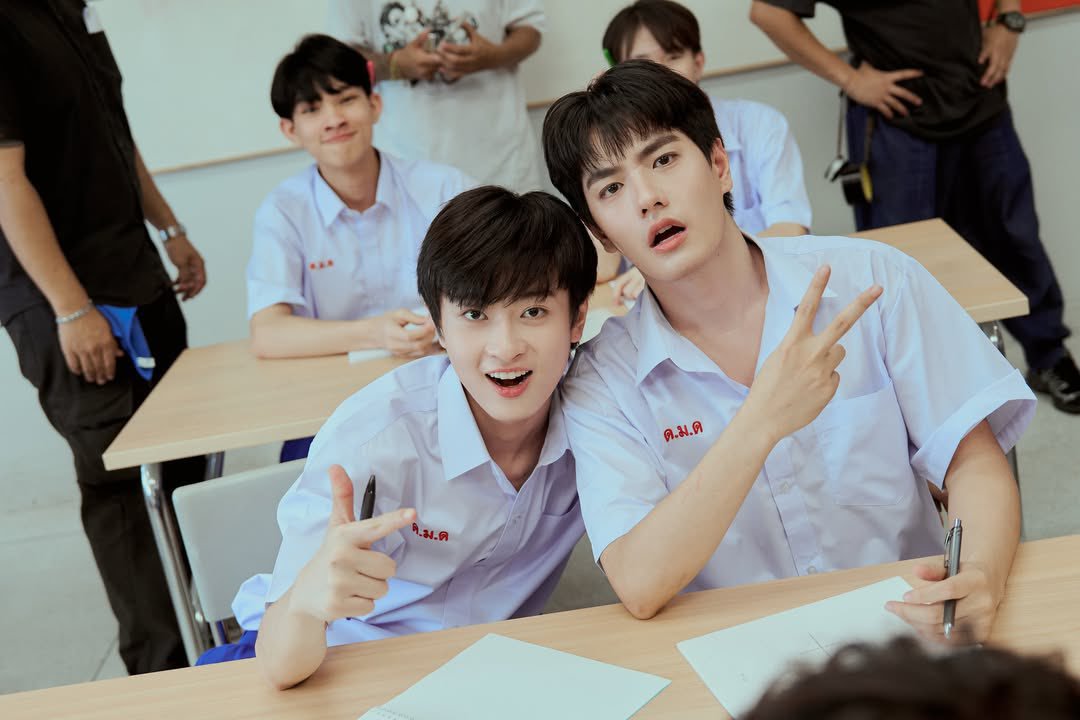 _thanutrot's tweet photo. NAT AND WAVE SEATMATE OMGG 

#20ListsTheSeries https://t.co/9Wardpf0w1