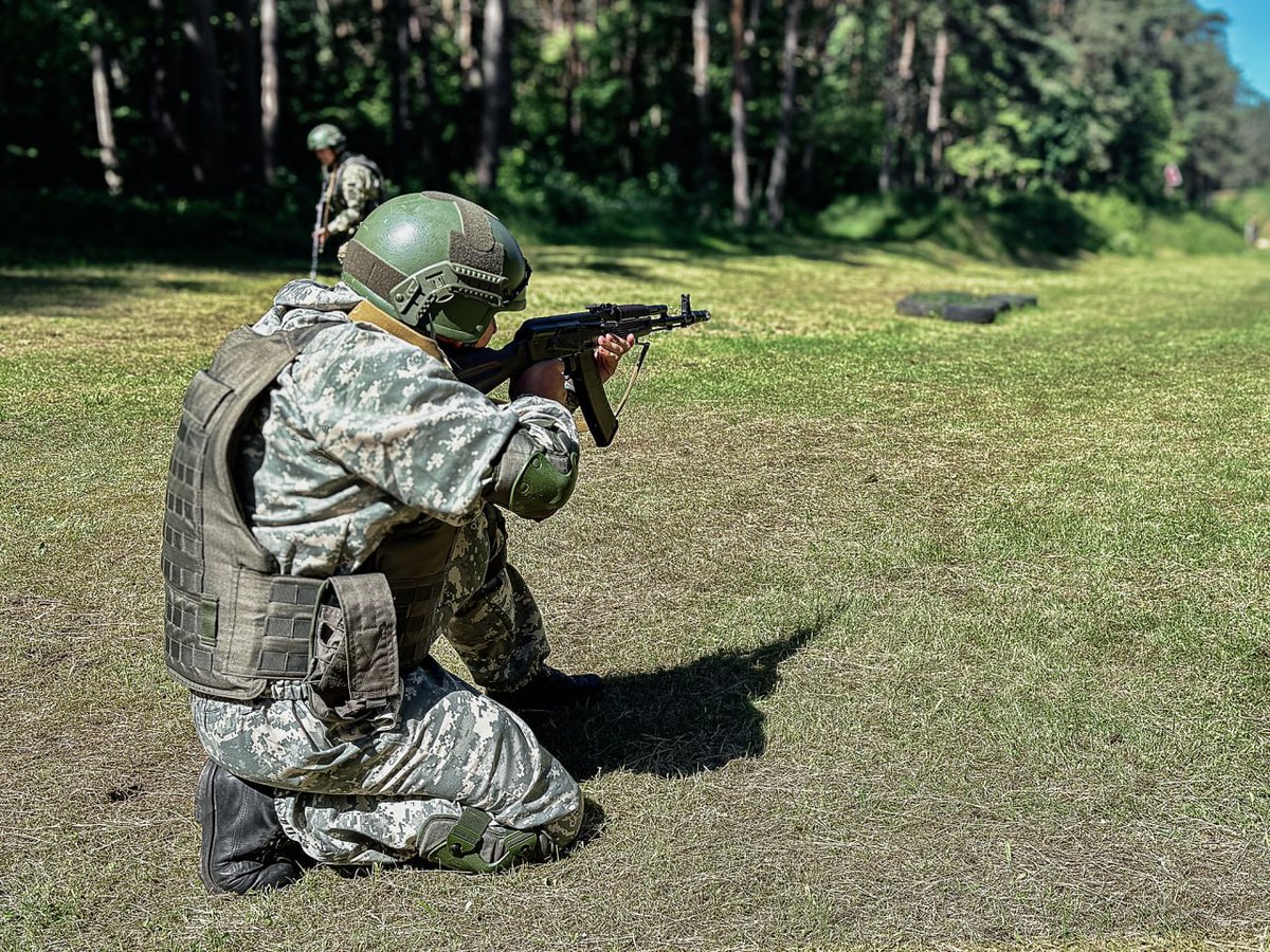 TheGreyPatriot_'s tweet photo. π§πΎπ·πΊ Today's training of Internal Troops shooting instructors from 5th and 7th Special Militsya Brigades (units 5524 and 6713).
#Russia #Belarus #Belarusian #Today #InternalTroops #Militsya #Police #Security #LawEnforcement #Tactical #AK74 #Training https://t.co/7q2rD5PcwY