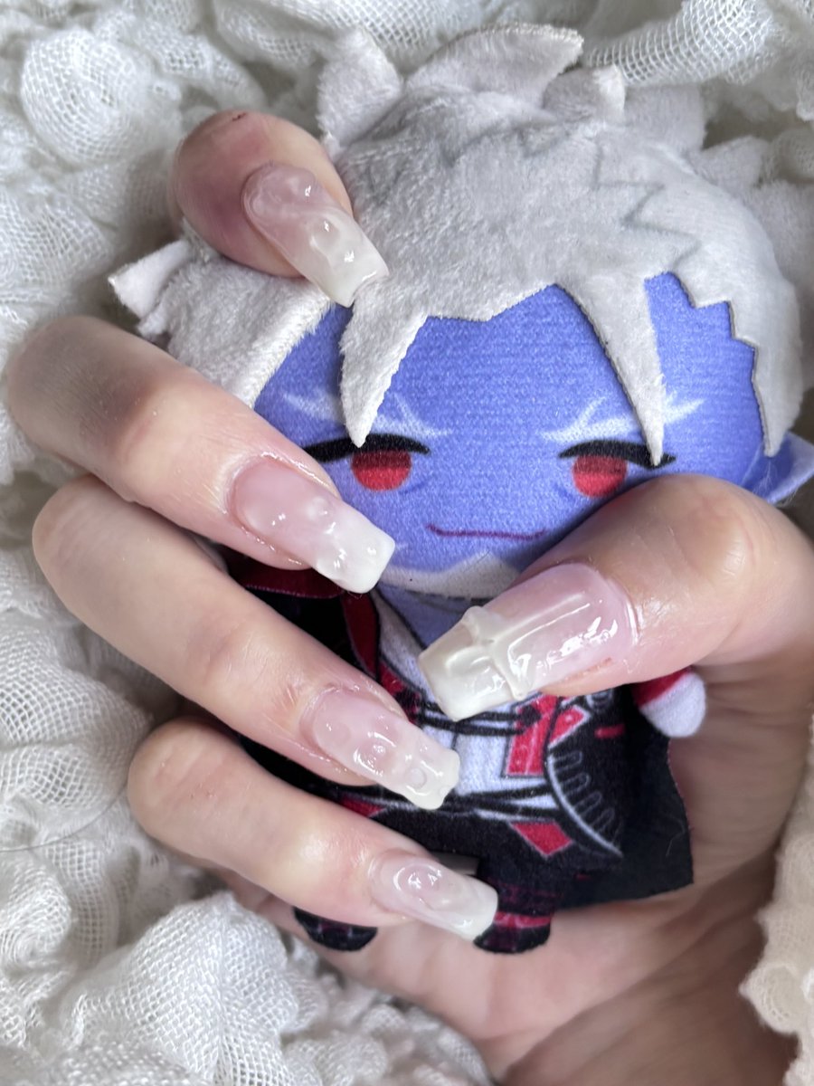 justprettynim's tweet photo. これが𝓝𝓔𝓦セルフネイルですよ、ギルザレンⅢ世さん。こんな掴み方をして申し訳ございませんが、それはそれは優しく握っていますよ。
#ギルザレン音世 https://t.co/JO0UC8qDdB
