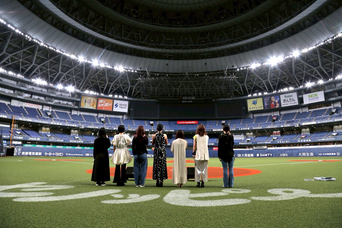 maruanmoon's tweet photo. 2026.6.14 Sun
Queen′s Tears Honey
オリックスvs 阪神試合前セレモニー
国歌斉唱

改めてカメラマン父からもらった写真で振り返り⚾️
満員のスタンドで歌わせていただきました♪
毎年ありがとうございます😌 https://t.co/Px5y4zKDp6