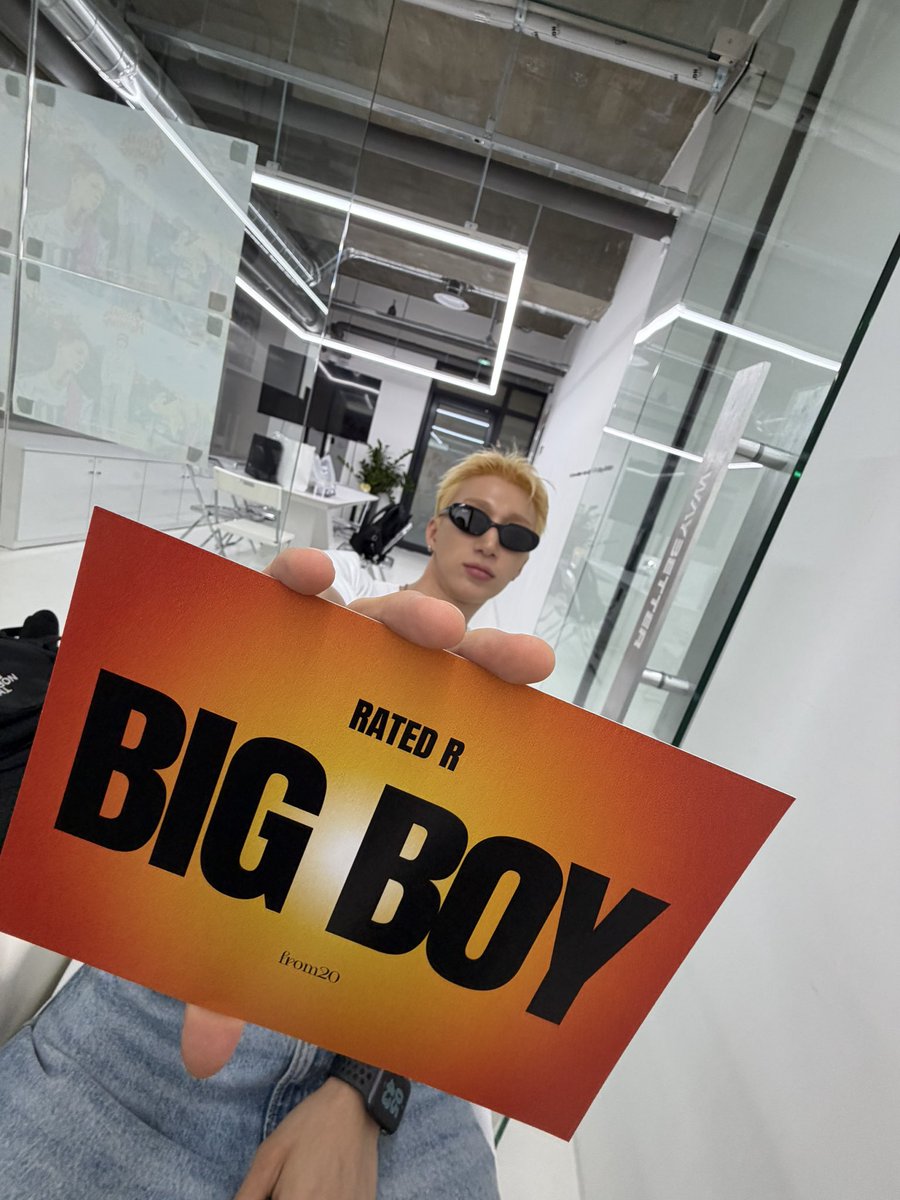 from20_official's tweet photo. see you soon💪😎 https://t.co/4W5OGgnDhe