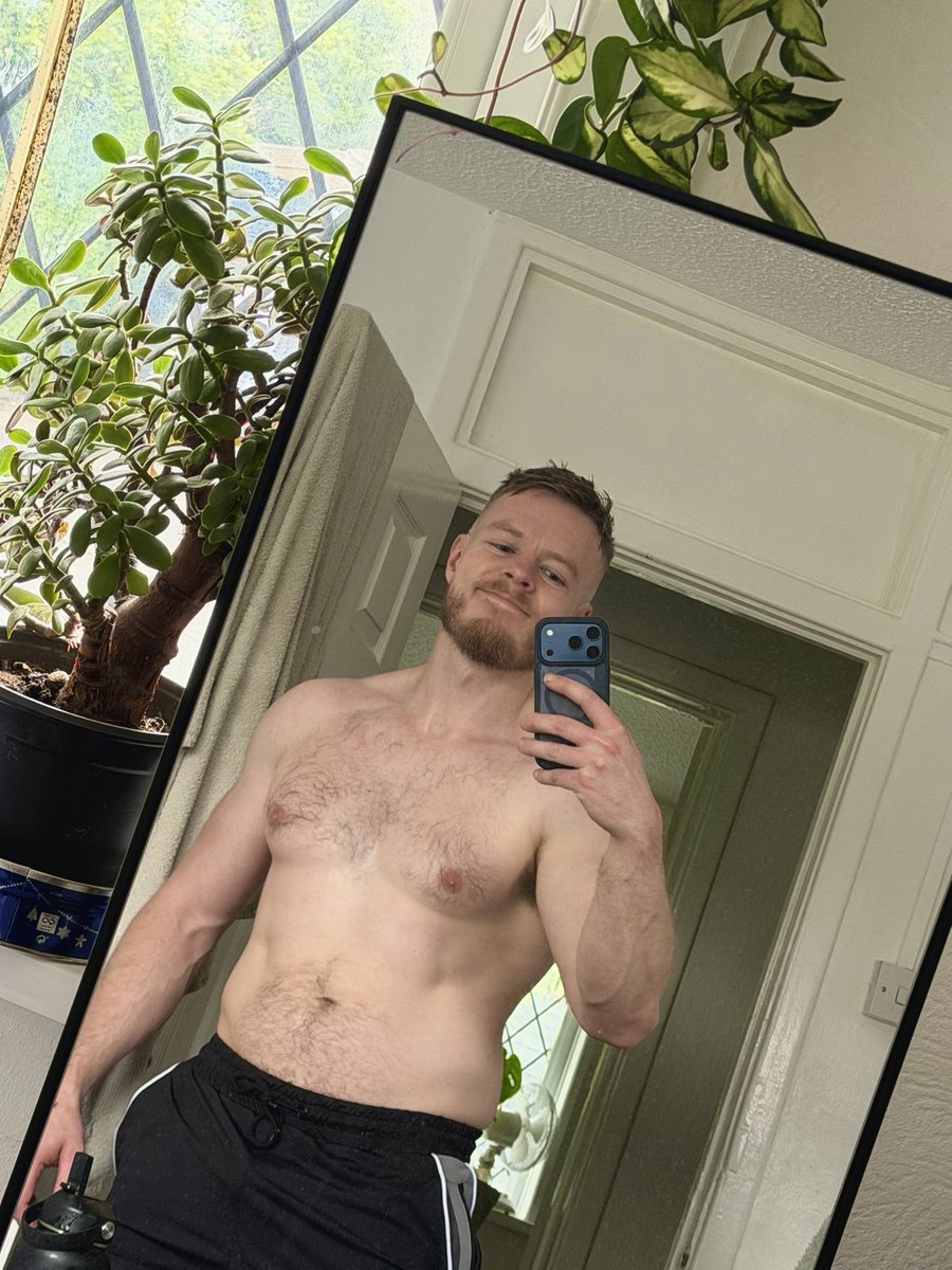 TimbosTits's tweet photo. Sweaty 🥵 https://t.co/WdDdqEowTH