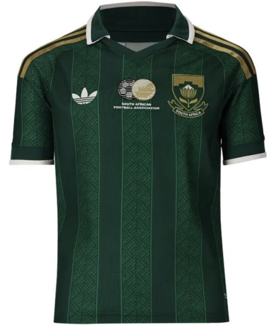BETTERSA_'s tweet photo. Nobody thinks they have made it in life like people with this Bafana jersey 😫😫 https://t.co/OlrcmBgtsk