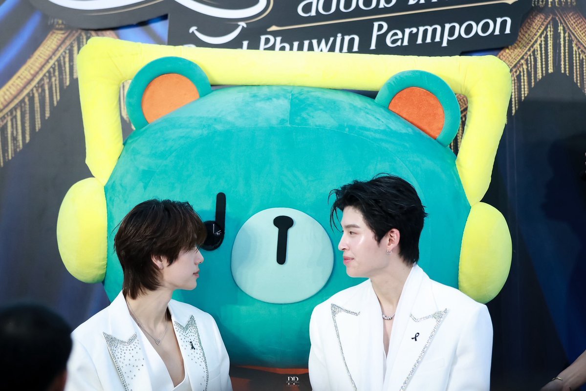 mybabe_ppp's tweet photo. รูปนี้พี่เพิ่มเหมือนบาทหลวงมาก55555555555555

#ปอนด์ภูวินทร์ https://t.co/8RADbWqLY6
