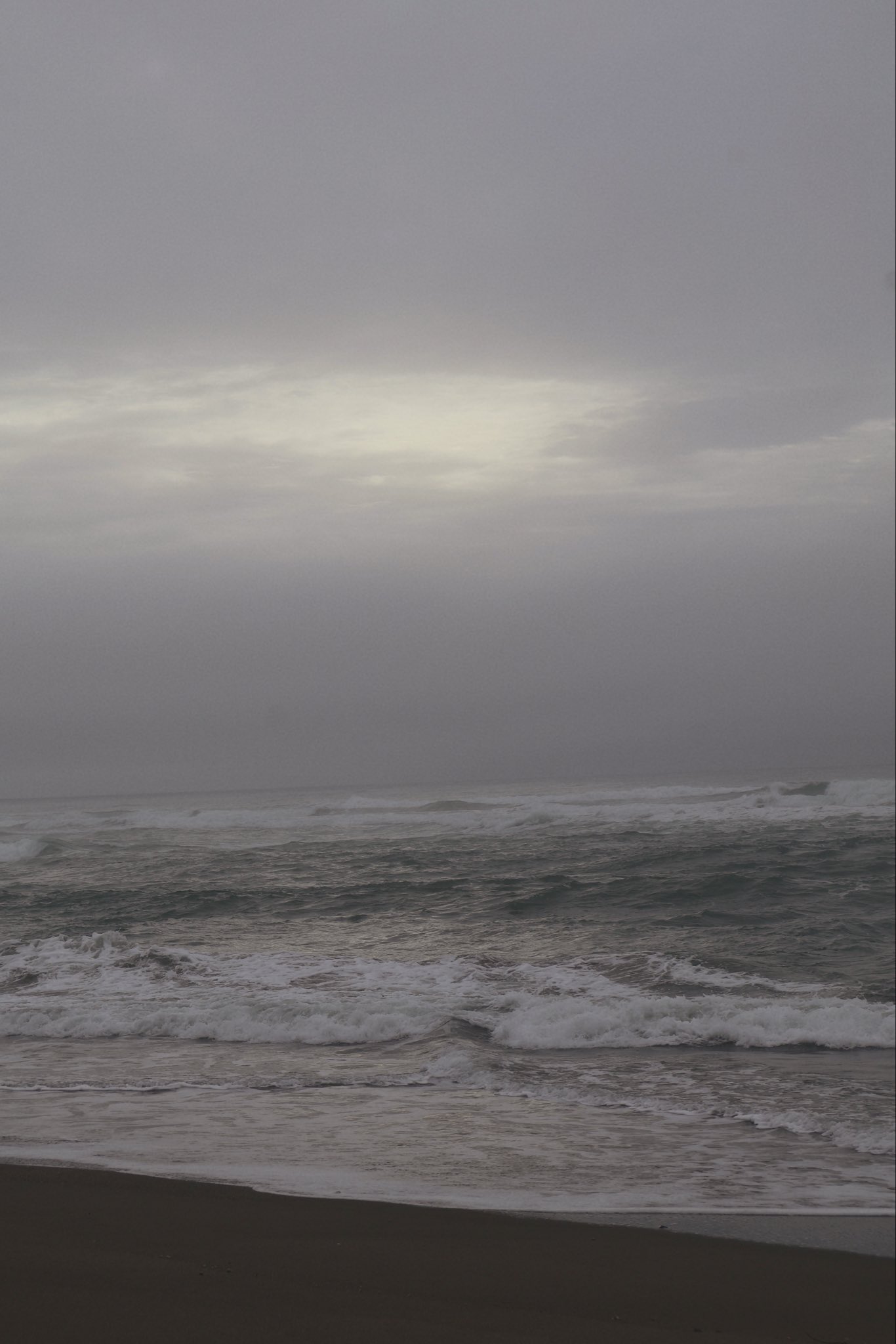 2 pic. The beach 🩵🩶💚 https://t.co/dqR53nvbnM