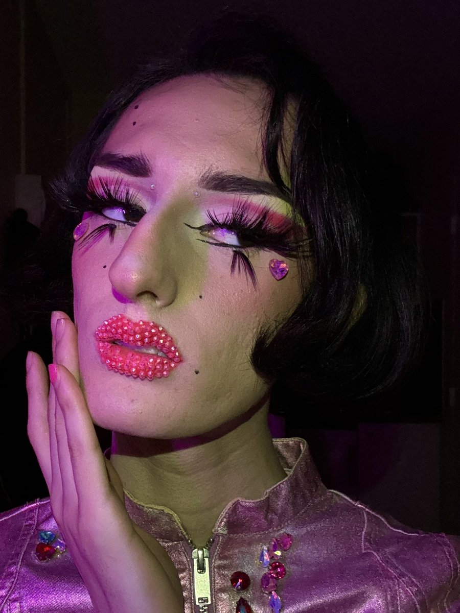 bamboo_camelleo's tweet photo. #makeup #pinkmakeup #pinklips #fyp https://t.co/oDdrfIOmFD