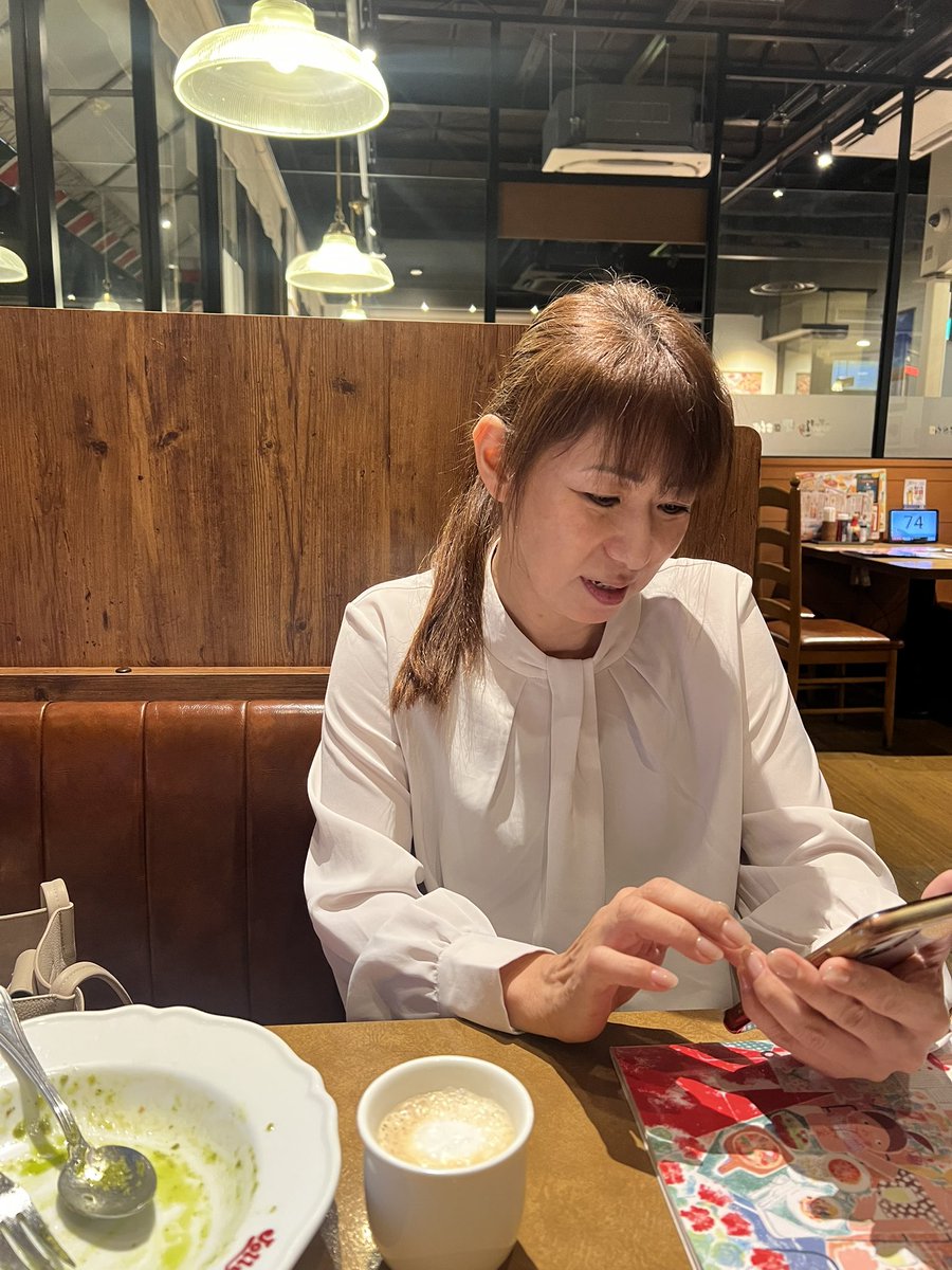 TMZDK's tweet photo. 神戸に帰って、少し落ち着いたって事で、この人には絶対会っとかんと。。
ってわけで、渡世の母上様と深夜デートww

この人が居たから今の自分がある。
DKの影の立役者の偉大なお方です。 https://t.co/AyPtoVWfOC