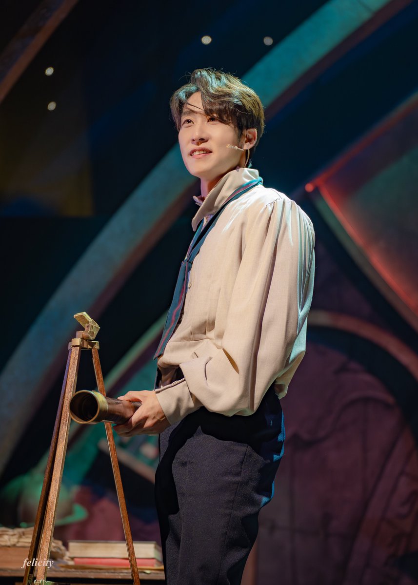 fe_licity_0's tweet photo. 260619 시데레우스 커튼콜

갈릴레오 役 | #김지철

감춰진 과정을 찾아 https://t.co/00DPYhwy4j