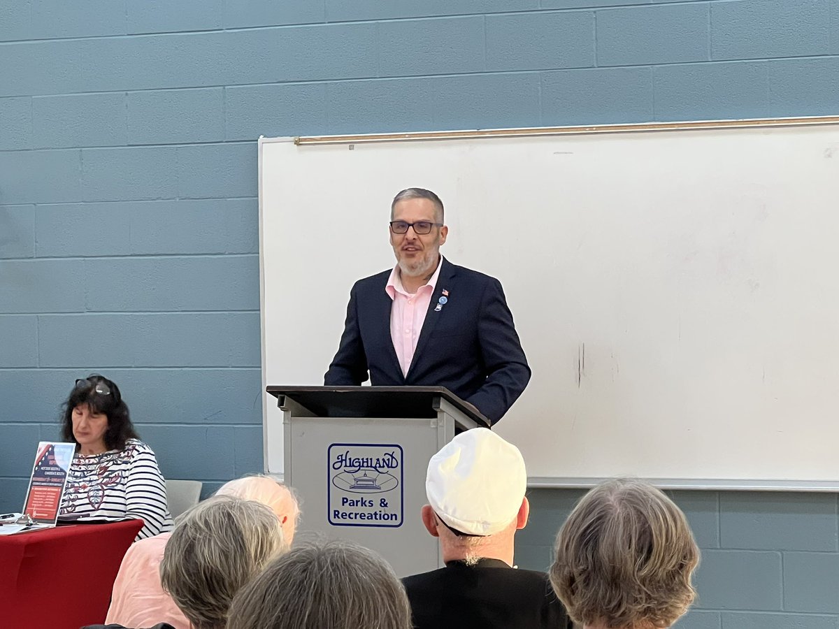HL_Republicans's tweet photo. So encouraged by our great meeting with the Highland Republicans! Lifting up our delegates and candidates in prayer as they head to the Indiana State Convention. Praying for wisdom, unity, and the right leaders to represent our communities. https://t.co/4dM5itrp2G