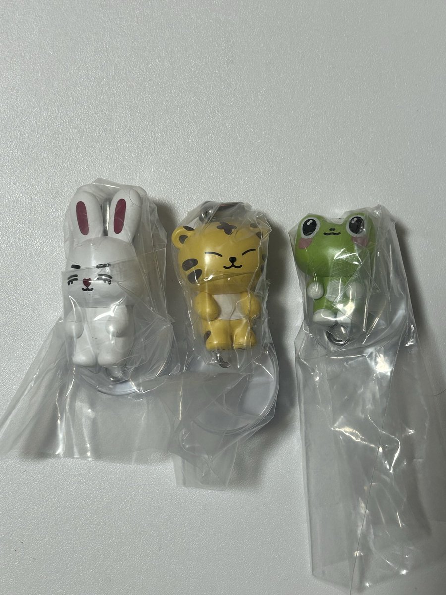 pompommemepo's tweet photo. miniteenガチャ画像のものと交換してくれる方いませんか、、、？

譲→🍒⛓️、🐯⛓️、🐸🦀
　　画像のminiteenめじるし

求→🥔👼　⛓️🦀どちらでも

郵送📮希望です。

SEVENTEEN
miniteen
ミニティーンガチャ https://t.co/aWmJPx3iNT