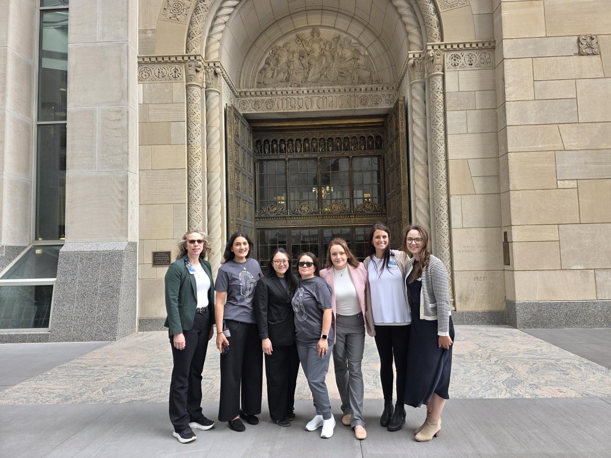 shreya_gandhi2's tweet photo. Great weather, great company, great cause

Members of #TeamGlioBusters @MayoClinicNeuro @MayoCancerCare came together for a lunchtime walk supporting glioblastoma research &amp; awareness

Proud to walk in support of patients, families, and continued research efforts @gelarehzadeh https://t.co/tZ60xUkiCU
