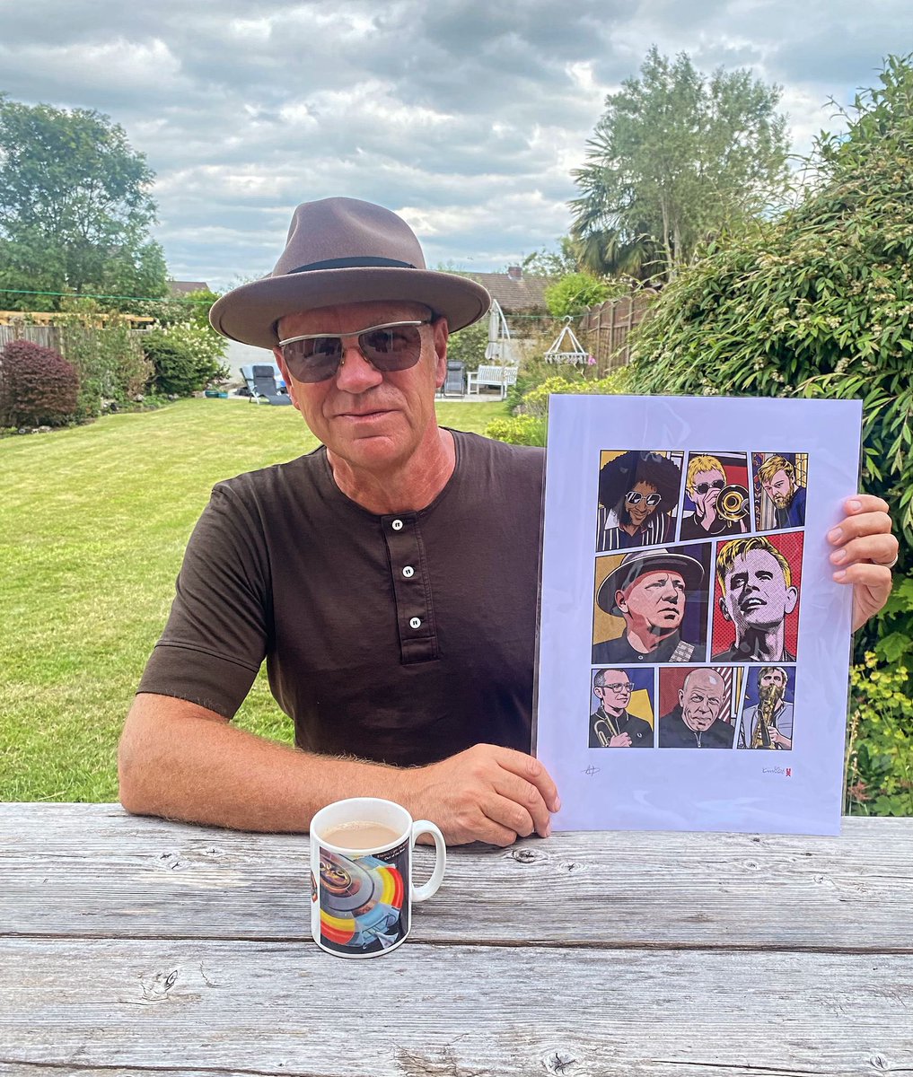 stonefoundation's tweet photo. we hope you can grab a very limited edition copy of these new SF pop art prints only 30 available on luxurious heavyweight 350gsm matte art paper of the full touring band only at the Stone Foundation store signed &amp; numbered by the artist https://t.co/d3zxWf6zl0 https://t.co/Uc6JPgR4Kk