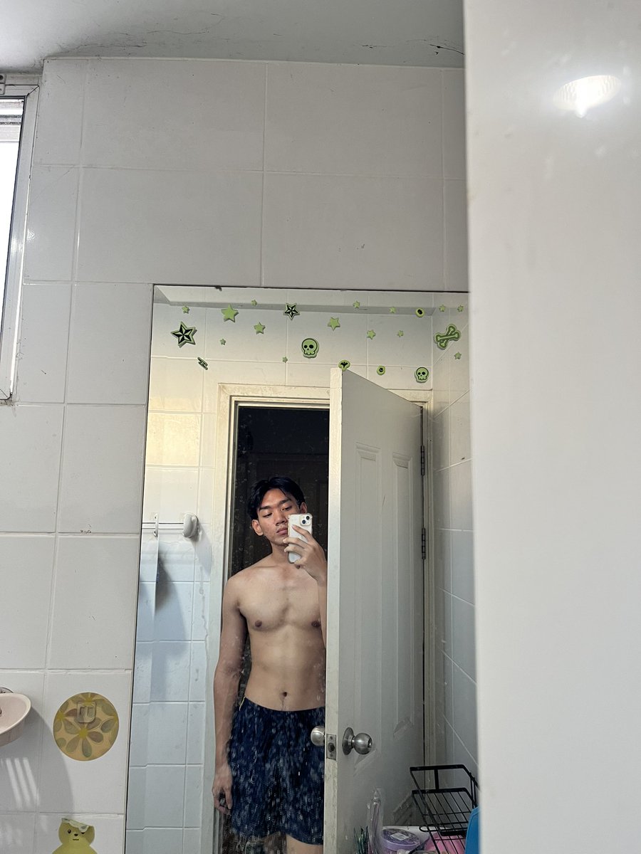 pnw_pppppp's tweet photo. -ชื่อ ต้นปาล์ม เพื่อนเรียก ตป
-อายุจะ19😋
-ตอนนี้เป็นเด็กซิ่วที่เรียนราม+ทำกราฟฟิค
-ชอบออกกำลังกาย
-ชอบแต่งตัวมากๆๆๆ 
-กินเยอะสะบัด
-ENTJ
-ชอบอ่านหนังสือ
-คุยเก่งมาก https://t.co/KYtVmqjnDI
