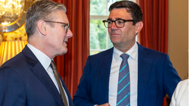 ColinWalte28988's tweet photo. Andy Burnham wins Makerfield(another village idiot wins a prize).He's off to challenge King Starmer,if he wins Andy Burnham will be ANOTHER unelected Prime Minister. This is NOT how democracy is supposed to work. https://t.co/NuFZJrYhTc