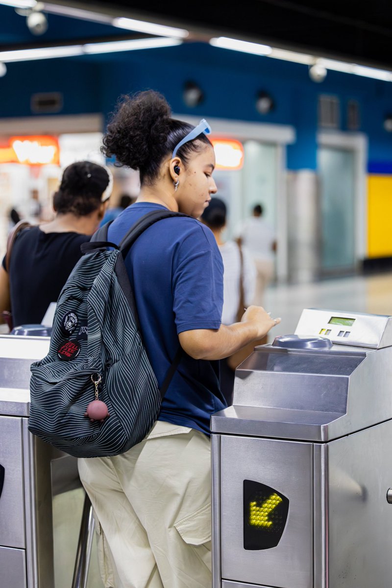 MetroSD_RD's tweet photo. 🚇 Elige una forma de moverte rápida, cómoda y sostenible con el #MetroSD. 

Cada viaje contribuye a una ciudad más conectada y a un futuro más verde. ♻️

#movilidadsostenible https://t.co/jJkm69y960
