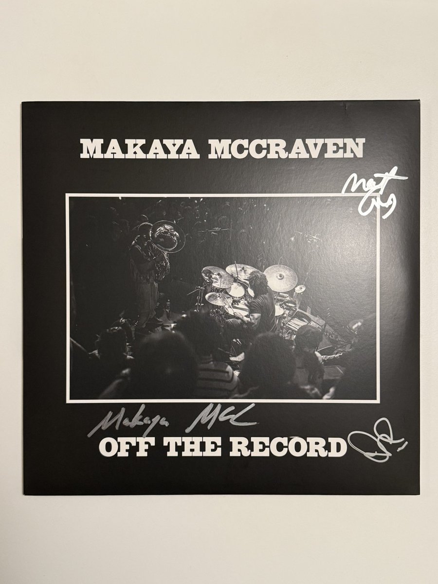 mtg2n's tweet photo. Makaya McCravenのblue note東京公演最終日2nd。
ニューアルバム「Off the Record」のコンセプト「“その場にいた”からこそ生まれた音楽の、この瞬間を楽しみ祝福する」を体現した濃厚な70分。
来日公演の度に前回を超えてくるのは本当に凄い！
#makayamccraven https://t.co/xOFgcH1AMt