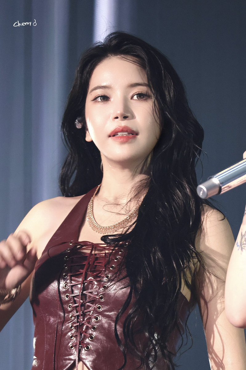 Cherry_ry0115's tweet photo. 260619
 [4WARD]마마무 콘서트

심쿵…
٨ـﮩ ♥︎ ٨ـﮩ٨ــ

#마마무 #MAMAMOO
#솔라 #SOLAR https://t.co/aTySOo38sR
