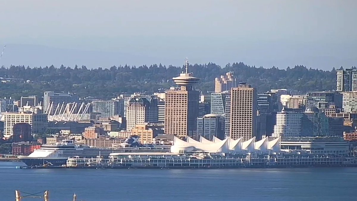 Kusswx's tweet photo. Warm again today but still cooling back into the teens by sunset and down to a fresh 13 Saturday morning. Hot air arrives Monday and lasts through Wednesday.  @CityNewsVAN https://t.co/aX2TTyLgM2