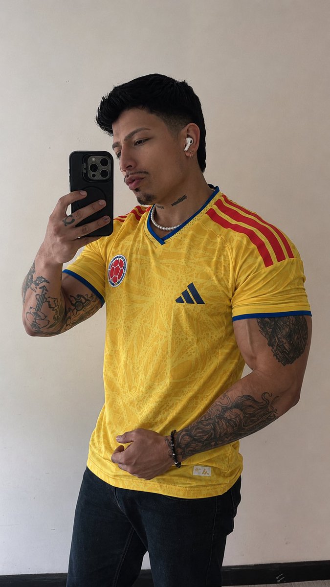 andresgamba07's tweet photo. 🇨🇴 https://t.co/qx8rXjLVqk