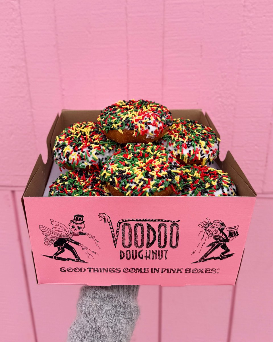 VoodooDoughnut's tweet photo. Happy Juneteenth!❤️💛💚🖤

Celebrate with special-edition Sprinkle Cakes! Partial proceeds of all Juneteenth Sprinkle Cakes sold on 6/19 will benefit @tmcf_hbcu 

Available to order in-store and for online order pick-up on 6/19/26. Available at participating locations. https://t.co/vkTkMSfqzx